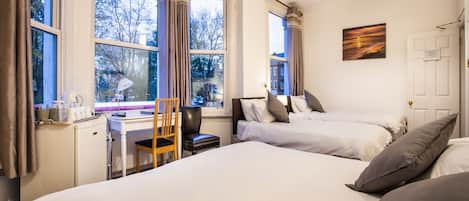 Tallelokero huoneessa, silitysrauta/-lauta, ilmainen Wi-Fi