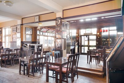 OYO The Green Man Pub and Hotel