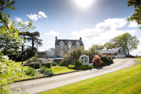 Groarty House & Manor B&B
