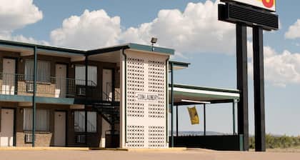Motel 8 Laramie