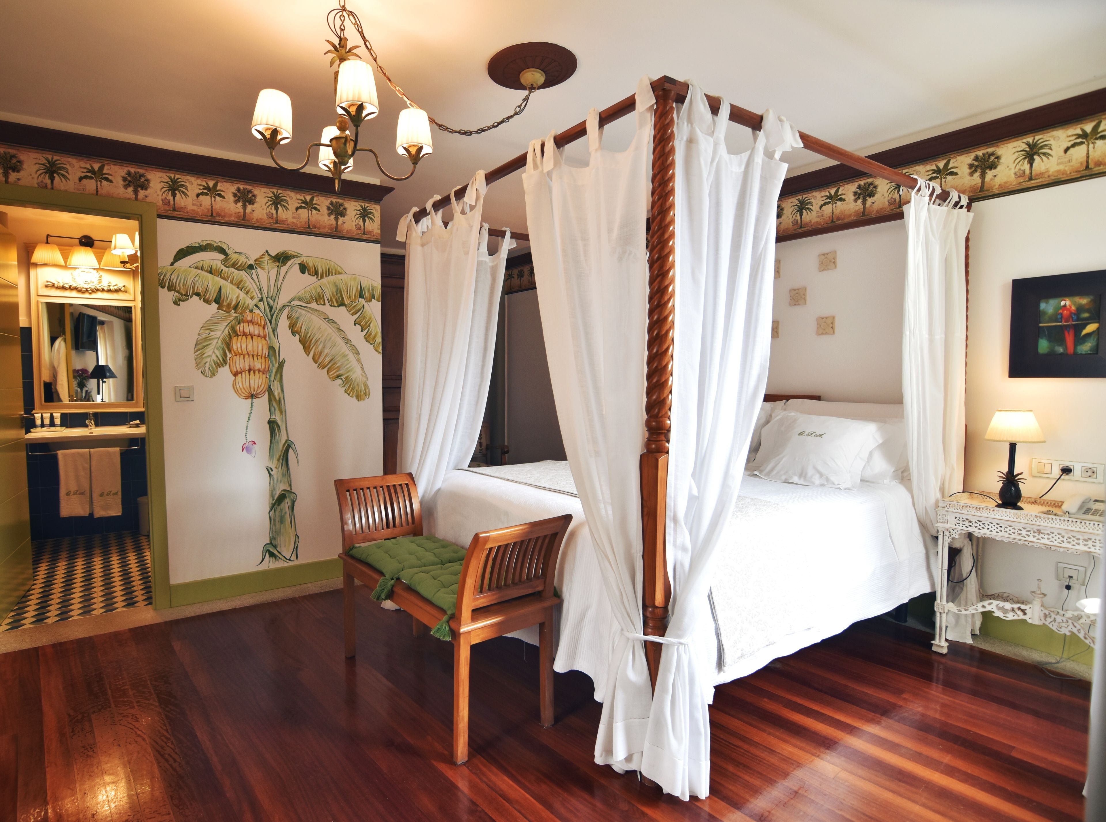 superior double room | premium bedding, in-room safe, individually decorated, desk