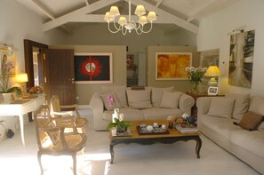 Villa San Mauro | 起居區 | 電漿電視