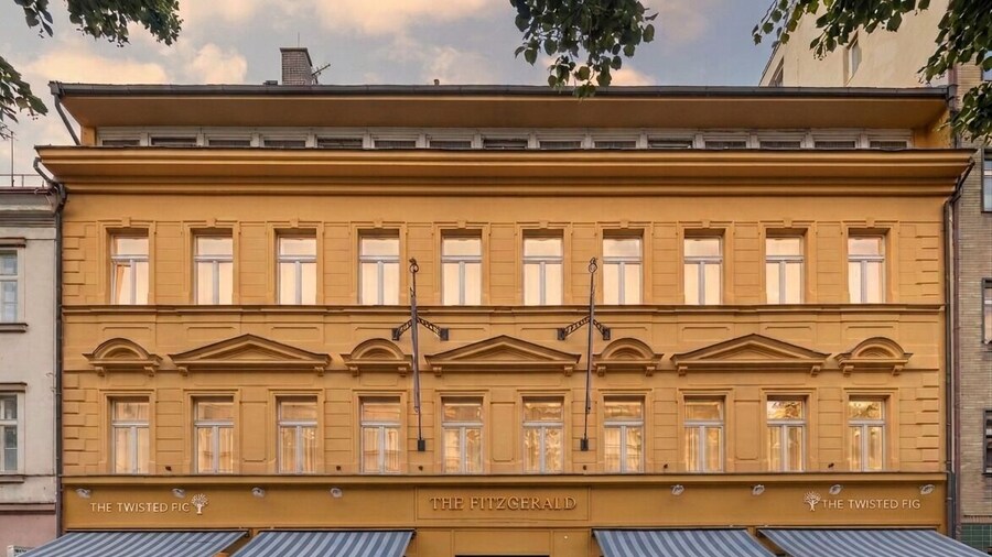 THE HOTEL FITZGERALD