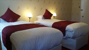 Minibar, décoration personnalisée, Wi-Fi gratuit, draps fournis