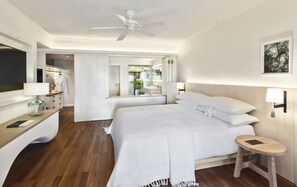 Prestige Junior Suite | Minibar, in-room safe, desk, free WiFi