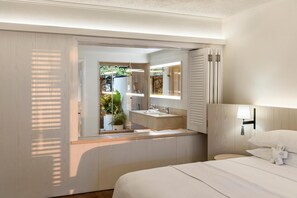 Prestige Junior Suite | Minibar, in-room safe, desk, blackout drapes - LUX* Le Morne (Le Morne)