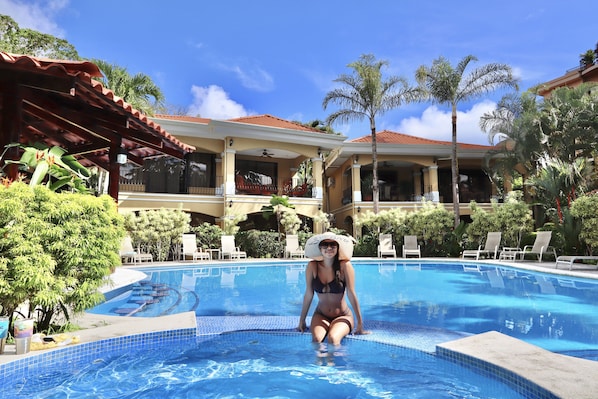 Outdoor pool, sun loungers