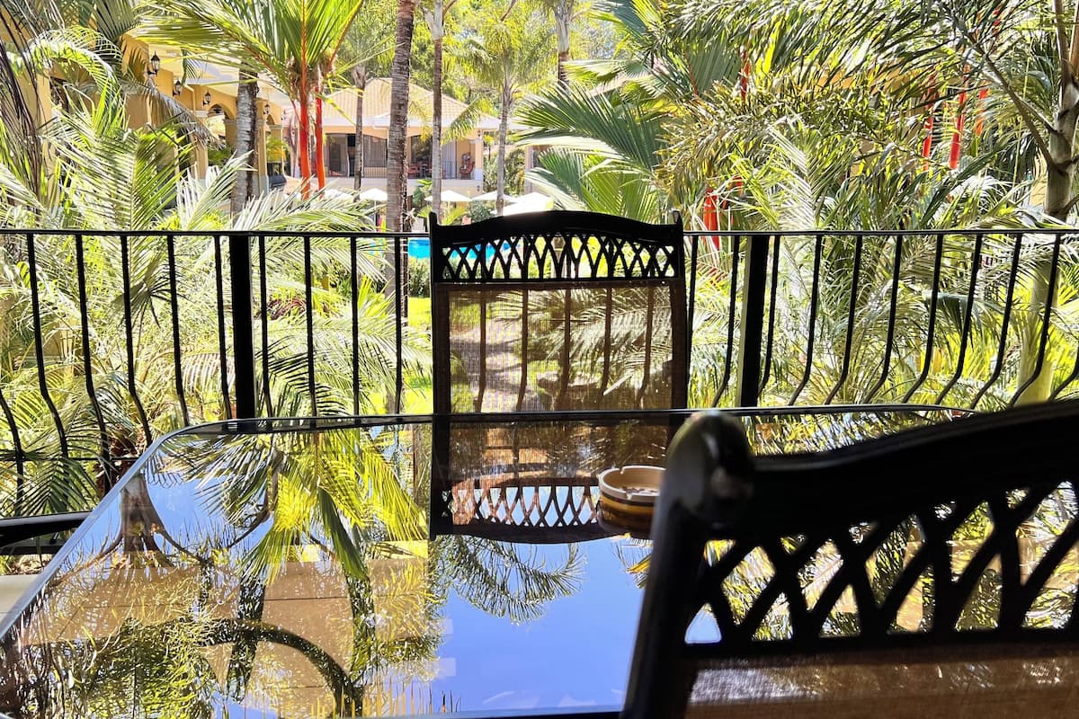Panoramic Apartment | 2 bedrooms, in-room safe, individually decorated, blackout drapes