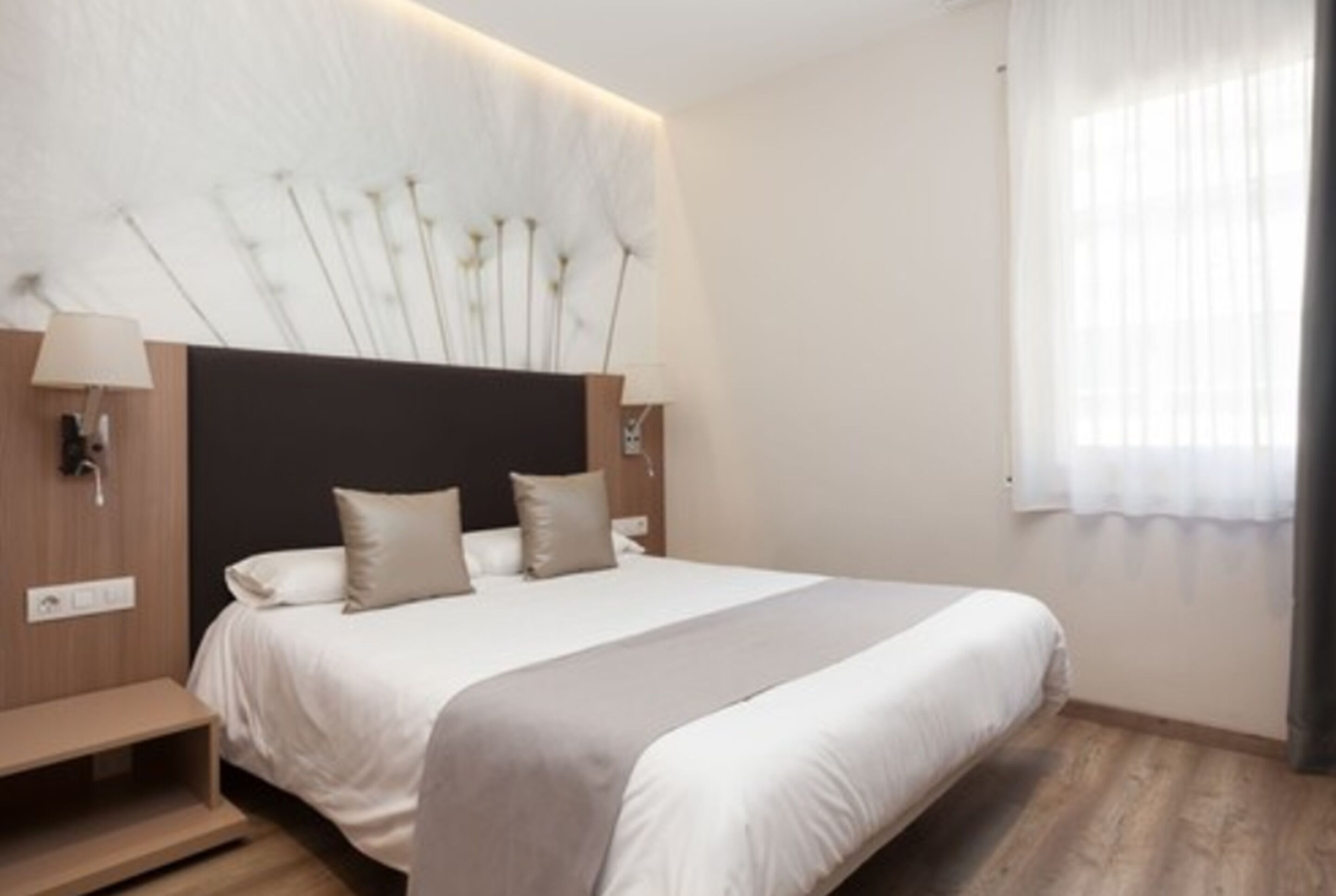 Matelas mémoire de forme, coffres-forts dans les chambres