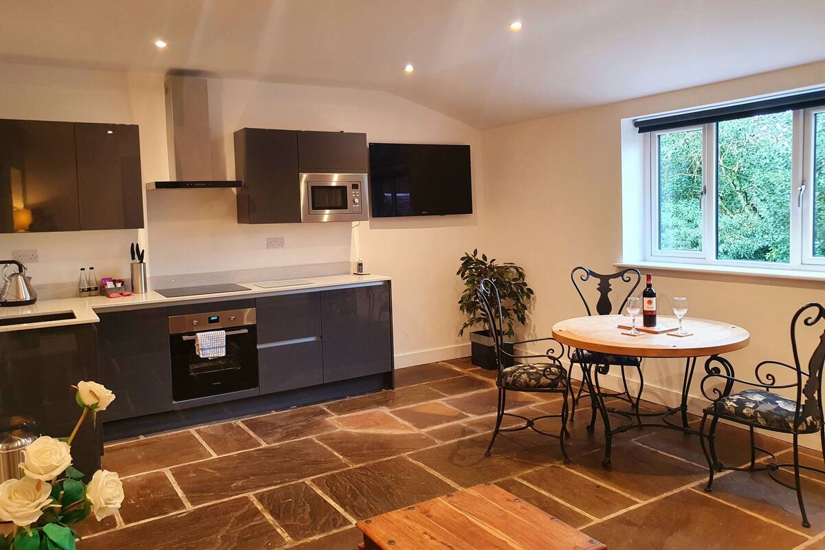 Superior Apartment, Ensuite (Bleasdale) | Private kitchen