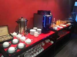 Family Triple Room, Ensuite, City View | Restaurant