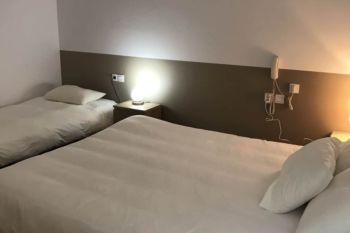family quadruple room, ensuite, courtyard view