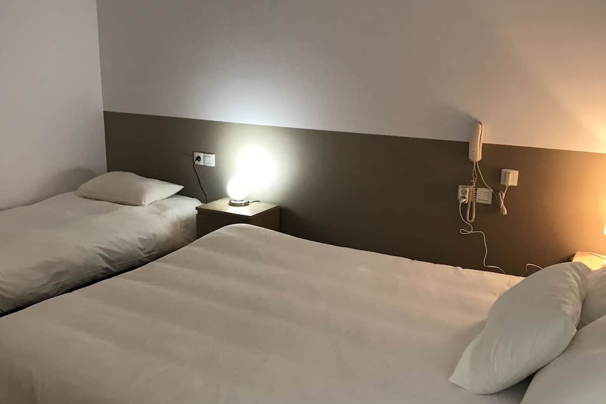 Family Quadruple Room, Ensuite, Courtyard View