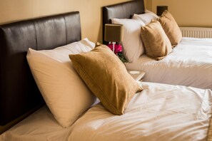 Bàn ủi/dụng cụ ủi quần áo, truy cập Internet không dây miễn phí 