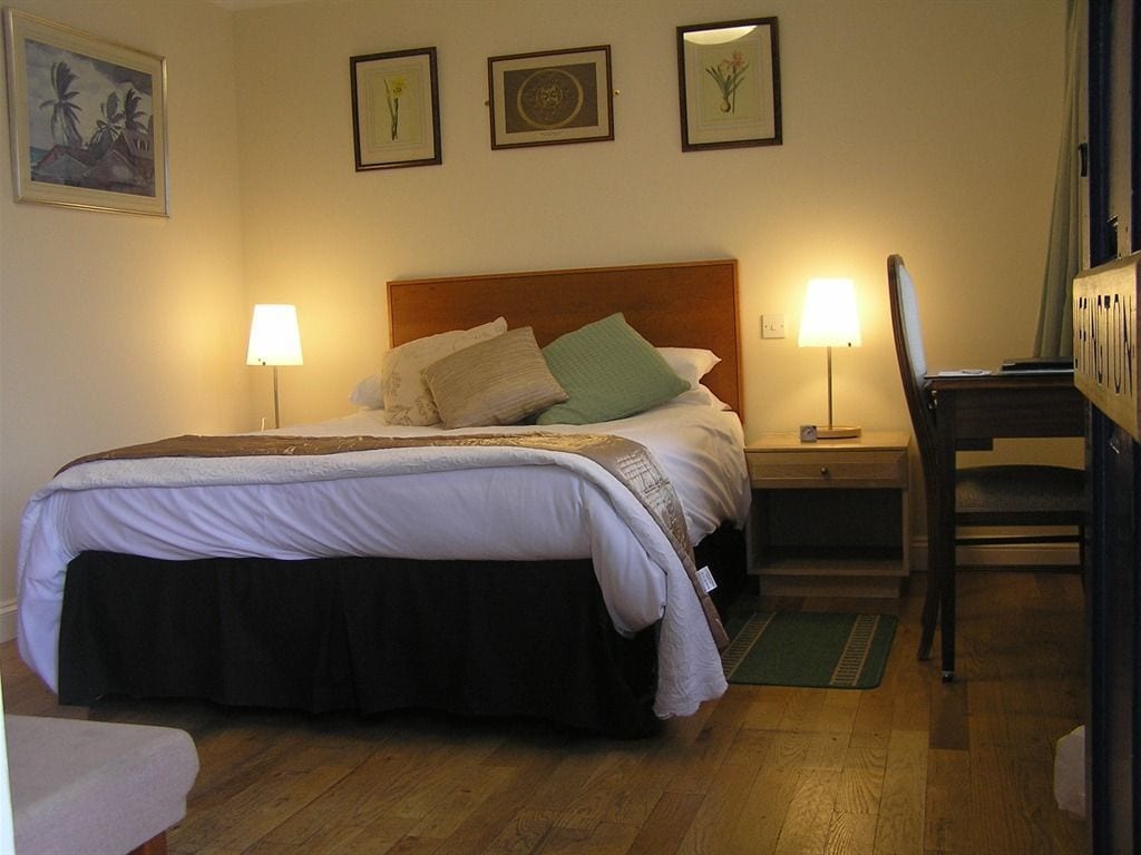 Tabla de planchar con plancha y wifi gratis