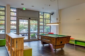 Billiards - MEININGER Hotel Hamburg City Center (Hamburg)
