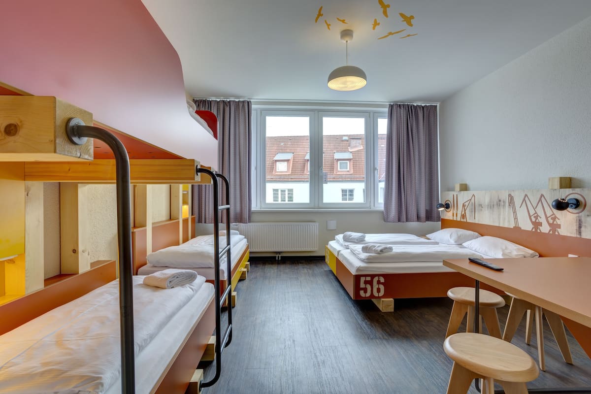 5 Bed Room | Desk, soundproofing, iron/ironing board, free WiFi