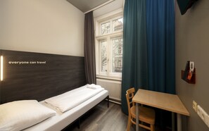Hypo-allergenic bedding, free WiFi - a&o Wien Stadthalle (Vienna)