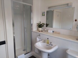 Superior dubbelrum eller tvåbäddsrum - eget badrum (Room 2, First Floor) | Badrum