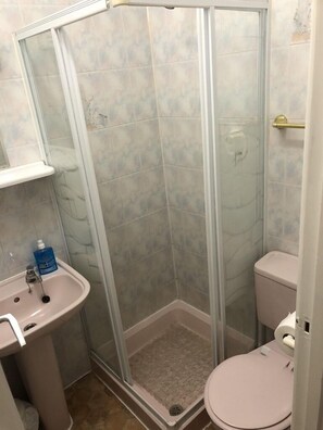 Double Room, Ensuite (Seaview) | Bathroom - St Albans Hotel (Blackpool)