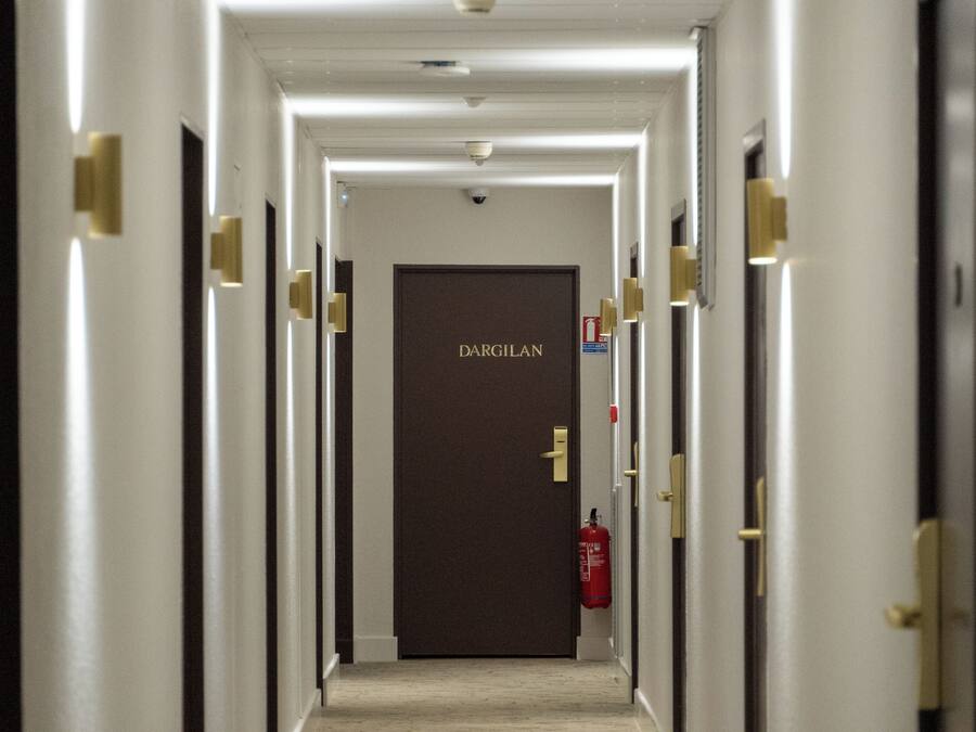 Literie de qualité supérieure, matelas Select Comfort, minibar, bureau