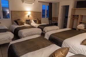 Familienzimmer | Hochwertige Bettwaren, Select-Comfort-Betten, Minibar, Schreibtisch