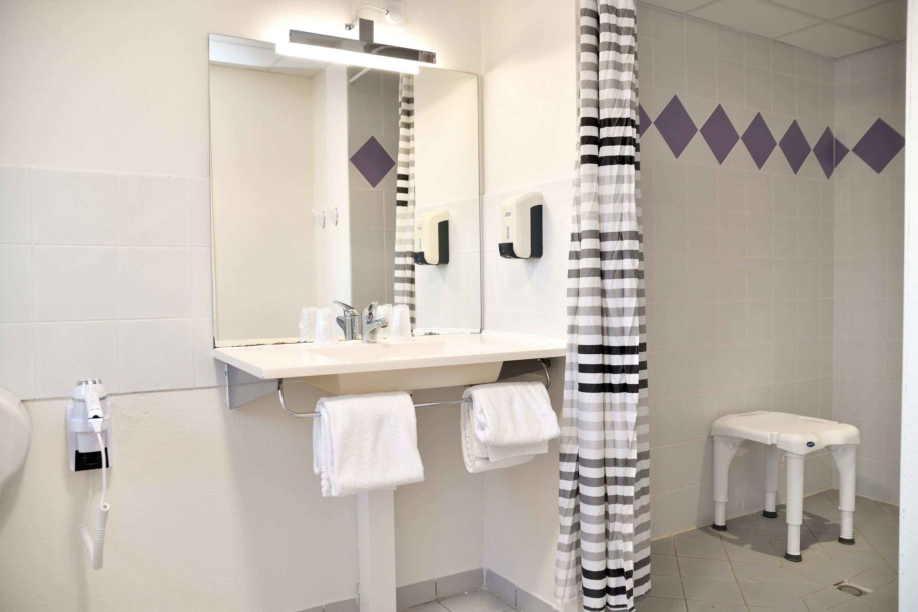 shower, rainfall showerhead, eco-friendly toiletries, hair dryer