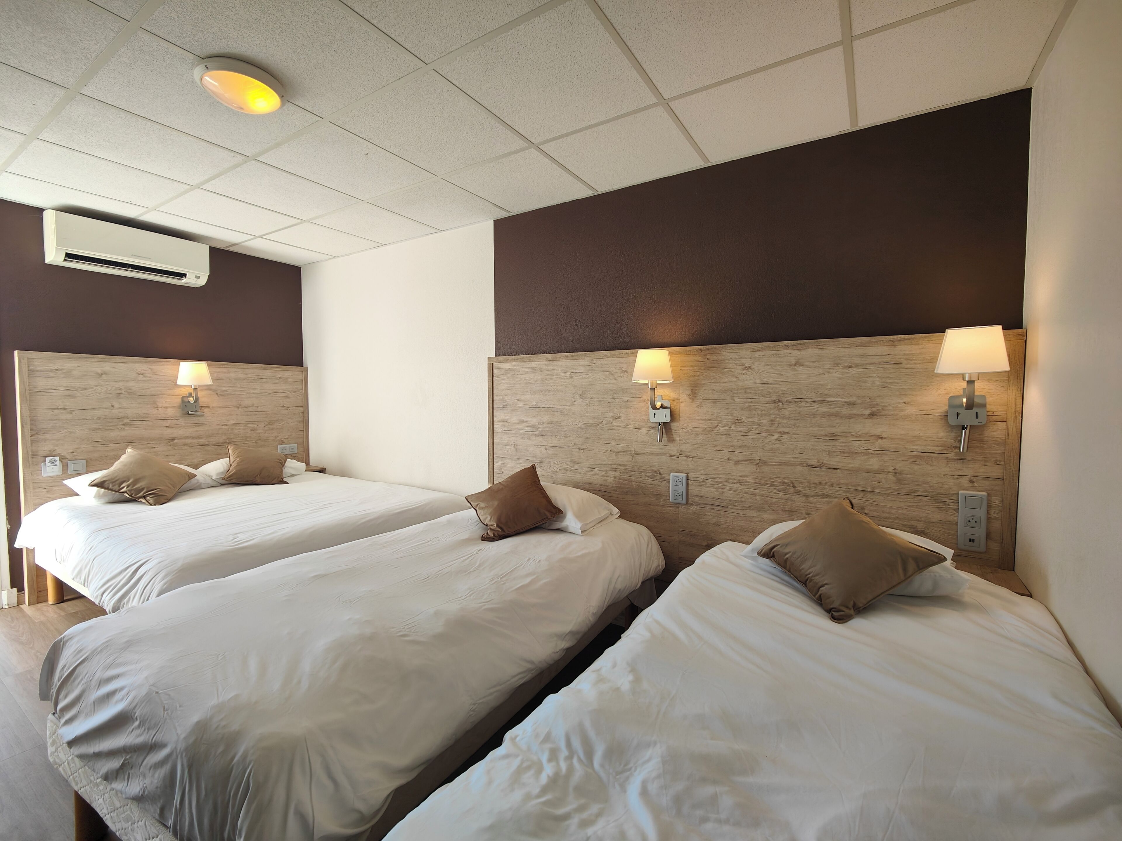 family room 4 people | 1 bedroom, premium bedding, select comfort beds, minibar