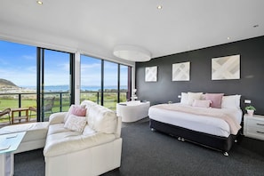 Appartamento Luxury | 1 camera, biancheria da letto di alta qualità, minibar, una scrivania