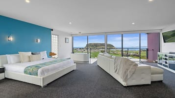 Luxury Apartment | 1 bedroom, premium bedding, minibar, desk