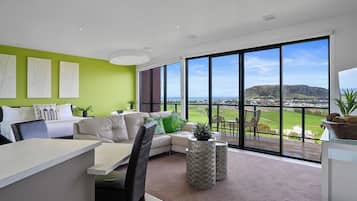 Luksusleilighet | Sengetøy av topp kvalitet, minibar, skrivebord og strykejern/-brett