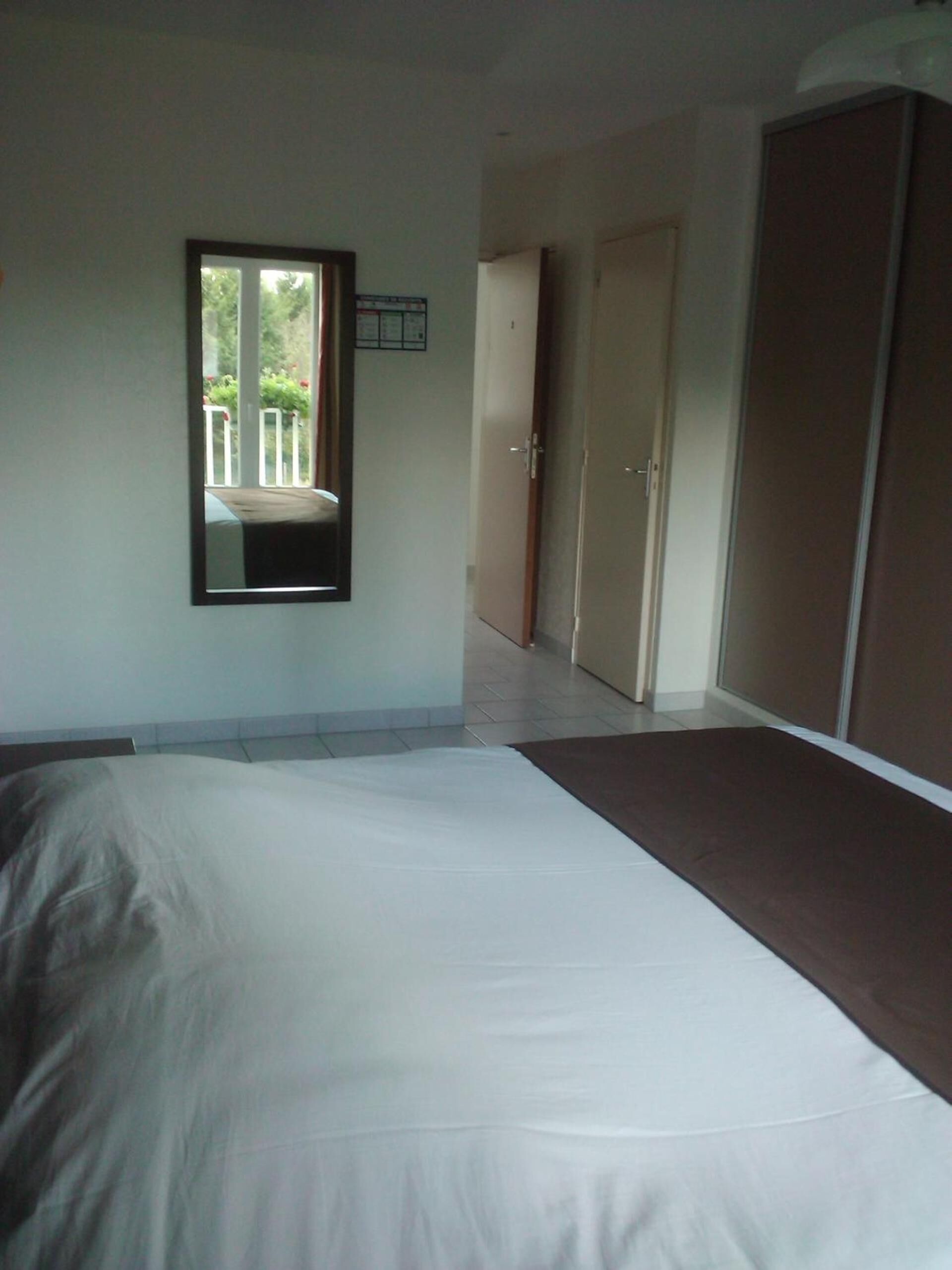 individually decorated, individually furnished, desk, soundproofing