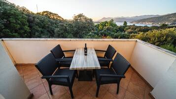 Apartment, 2 Bedrooms, Balcony, Sea View | Terrace/patio