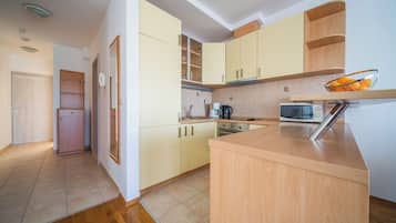 Apartment, 2 Bedrooms, Balcony | Private kitchen