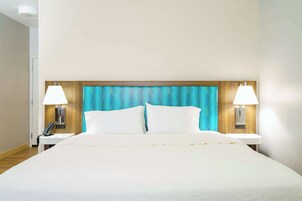 Uma cama King, não fumante | Cofres nos quartos, cortinas blackout, quartos à prova de som