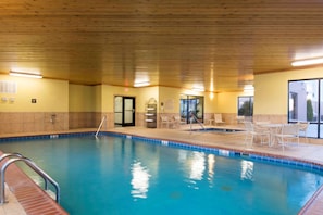 Indoor pool - Hampton Inn & Suites Danville (Danville)