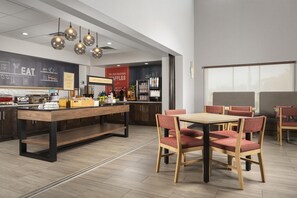 Petit déjeuner buffet compris tous les jours