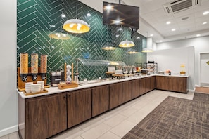 Breakfast meal - Holiday Inn Baton Rouge College Drive I-10 by IHG (Baton Rouge)
