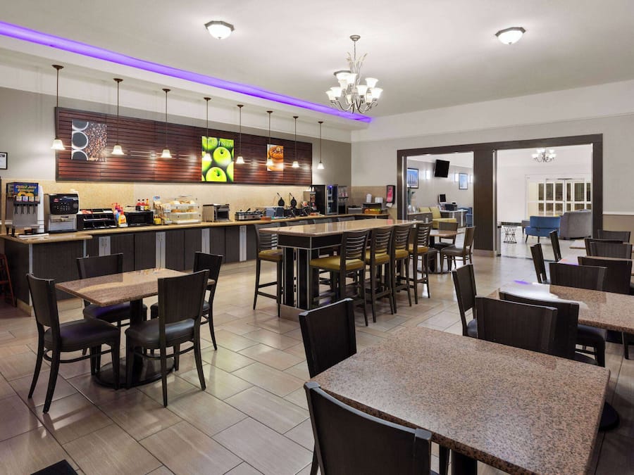 Café da manhã continental grátis todos os dias