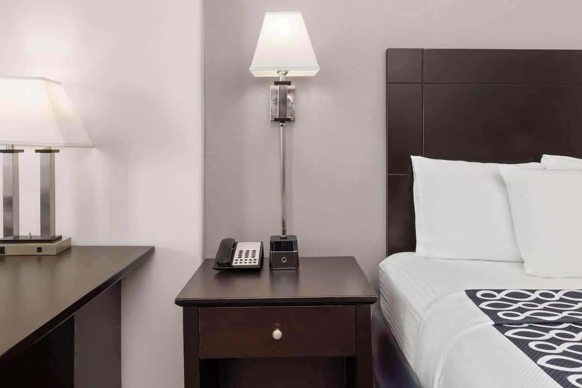 Kamer, 1 kingsize bed, niet-roken | Luxe beddengoed, een bureau, verduisterende gordijnen