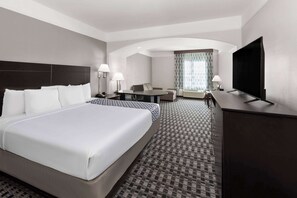 Premium bedding, desk, blackout curtains, iron/ironing board - La Quinta Inn & Suites by Wyndham Deer Park (Deer Park)