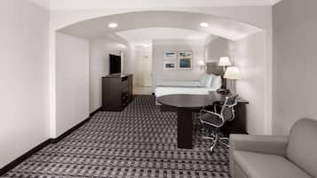 Deluxe-rum - 1 kingsize-säng - icke-rökare (Deluxe Executive Room) | Sängtillbehör av högsta kvalitet, skrivbord och mörkläggningsgardiner