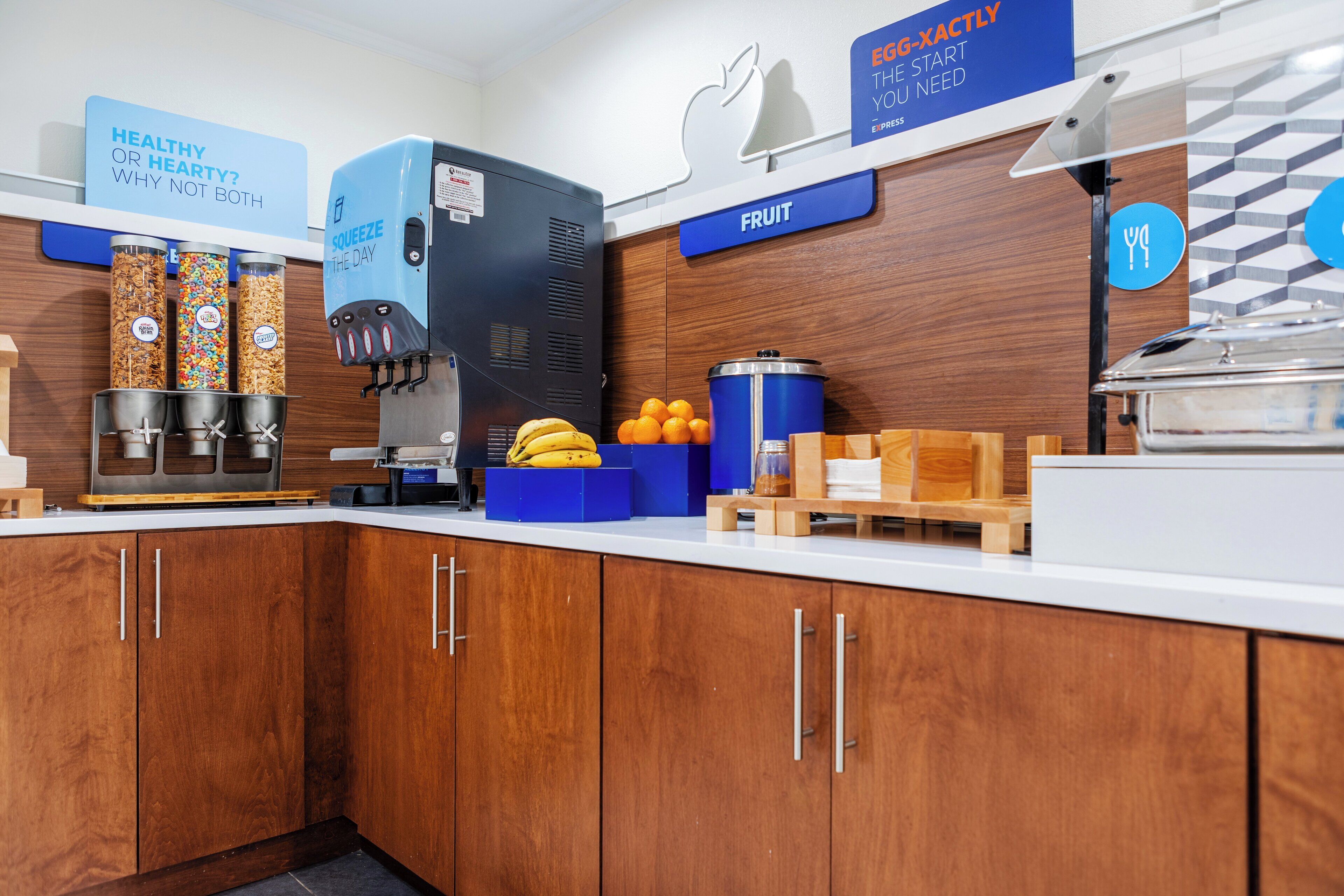 free daily full breakfast