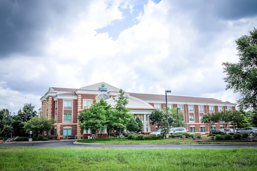Holiday Inn Express Hotel & Suites Memphis/Germantown by IHG