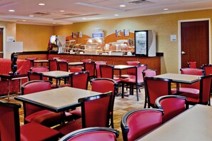 Free daily full breakfast - Holiday Inn Express Hotel & Suites Memphis/Germantown by IHG (Germantown)