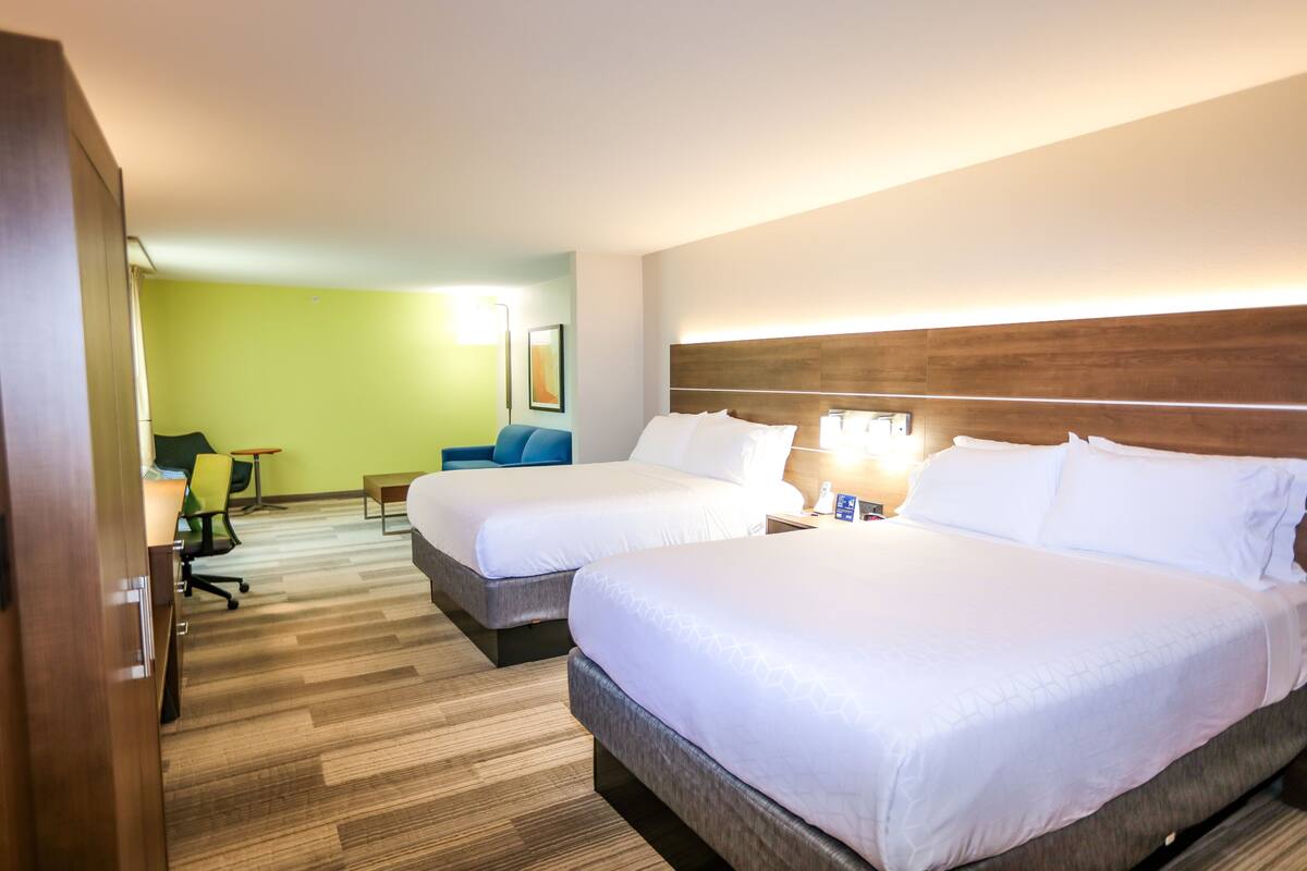 Premium bedding, pillowtop beds, in-room safe, desk