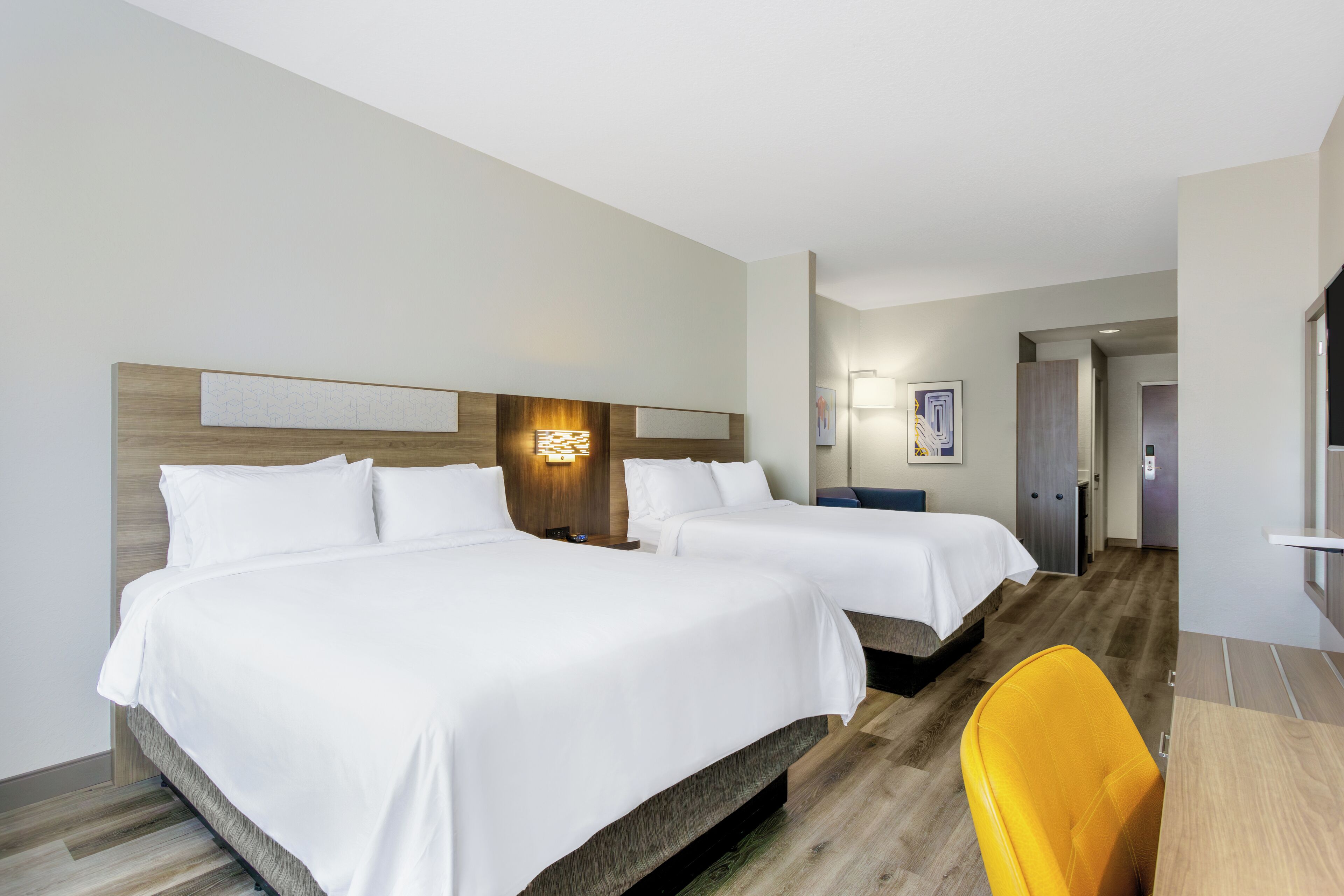 Standard Room | In-room safe, desk, iron/ironing board, free WiFi