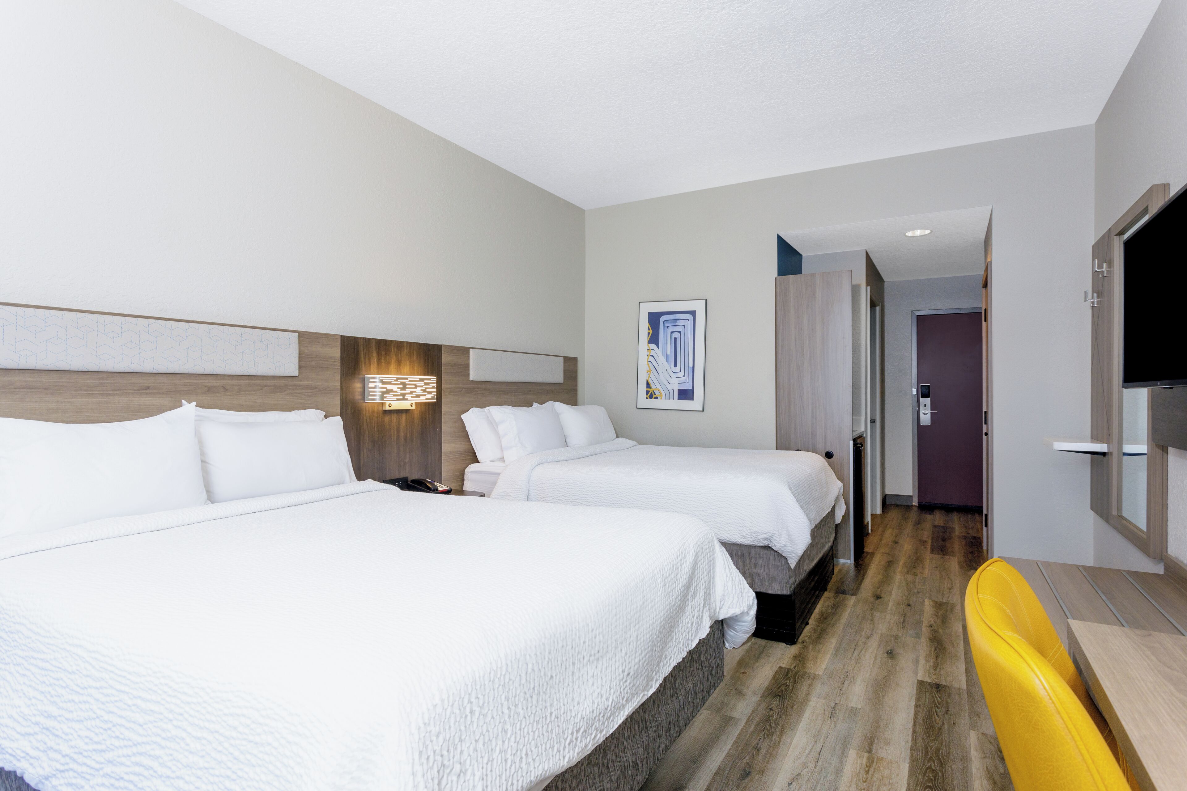 In-room safe, desk, iron/ironing board, free WiFi