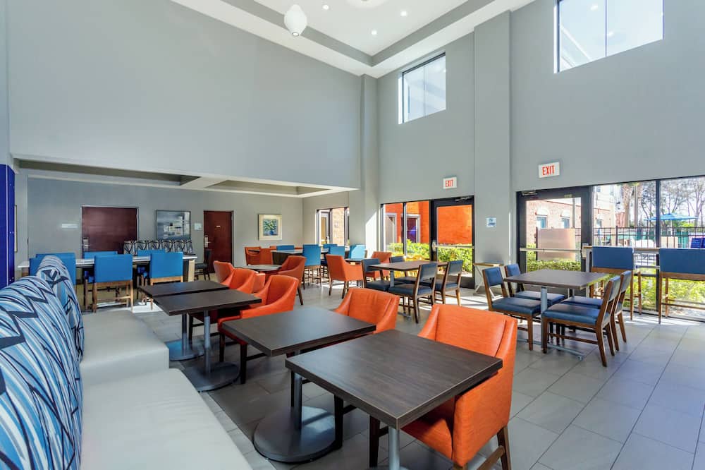 Holiday Inn Express Hotel & Suites Ocoee East by IHG