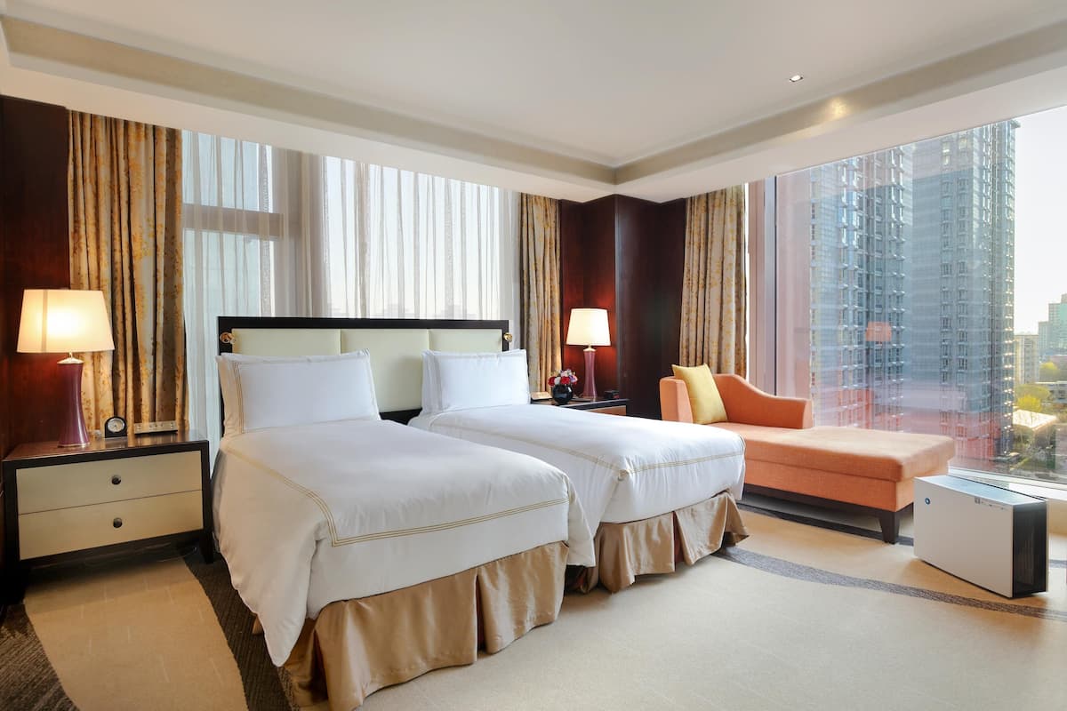 Signature Suite Hollywood Twin (Gold Lounge Access)
